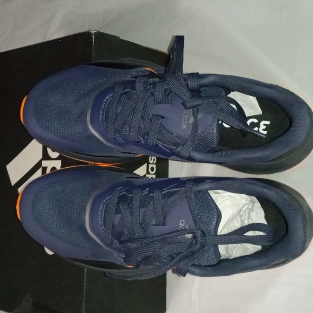 Men's Adidas Sneakers.